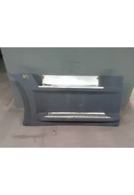 FREIGHTLINER CASCADIA 126 CAB SKIRT/SIDE FAIRING