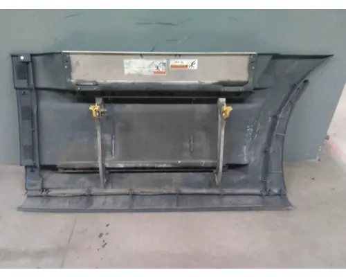FREIGHTLINER CASCADIA 126 CAB SKIRTSIDE FAIRING