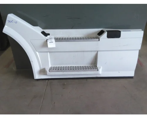 FREIGHTLINER CASCADIA 126 CAB SKIRTSIDE FAIRING