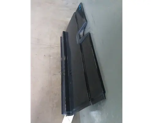 FREIGHTLINER CASCADIA 126 CAB SKIRTSIDE FAIRING