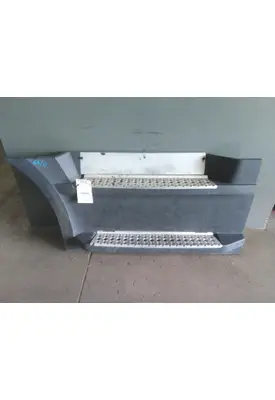FREIGHTLINER CASCADIA 126 CAB SKIRT/SIDE FAIRING