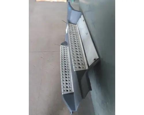 FREIGHTLINER CASCADIA 126 CAB SKIRTSIDE FAIRING