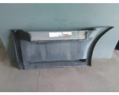 FREIGHTLINER CASCADIA 126 CAB SKIRTSIDE FAIRING