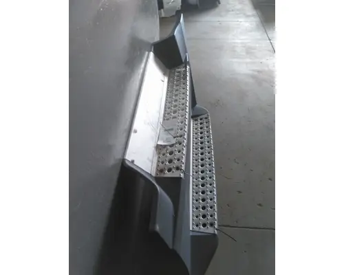 FREIGHTLINER CASCADIA 126 CAB SKIRTSIDE FAIRING