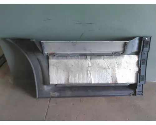 FREIGHTLINER CASCADIA 126 CAB SKIRTSIDE FAIRING