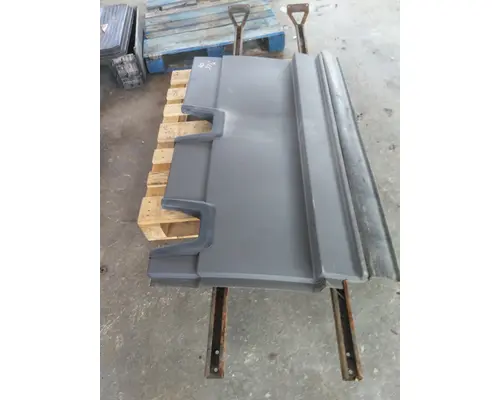 FREIGHTLINER CASCADIA 126 CAB SKIRTSIDE FAIRING