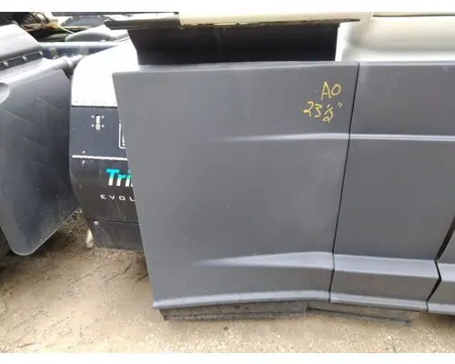 FREIGHTLINER CASCADIA 126 CAB SKIRTSIDE FAIRING