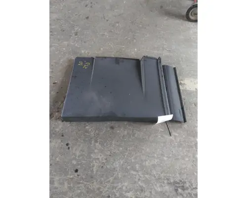 FREIGHTLINER CASCADIA 126 CAB SKIRTSIDE FAIRING