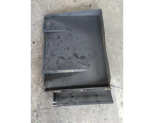 FREIGHTLINER CASCADIA 126 CAB SKIRTSIDE FAIRING