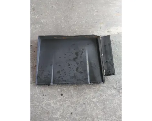 FREIGHTLINER CASCADIA 126 CAB SKIRTSIDE FAIRING