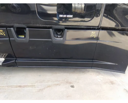 FREIGHTLINER CASCADIA 126 CAB SKIRTSIDE FAIRING