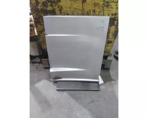 FREIGHTLINER CASCADIA 126 CAB SKIRTSIDE FAIRING