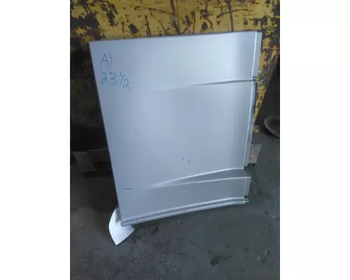 FREIGHTLINER CASCADIA 126 CAB SKIRTSIDE FAIRING