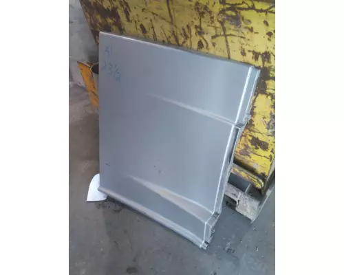 FREIGHTLINER CASCADIA 126 CAB SKIRTSIDE FAIRING
