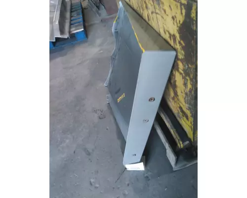 FREIGHTLINER CASCADIA 126 CAB SKIRTSIDE FAIRING