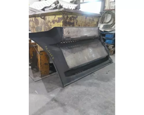 FREIGHTLINER CASCADIA 126 CAB SKIRTSIDE FAIRING