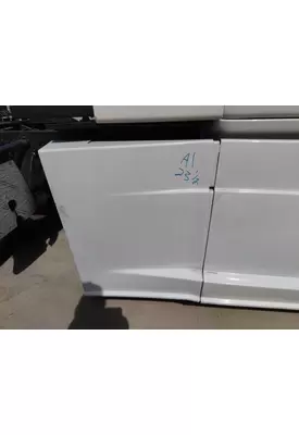 FREIGHTLINER CASCADIA 126 CAB SKIRT/SIDE FAIRING