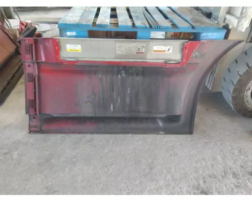 FREIGHTLINER CASCADIA 126 CAB SKIRTSIDE FAIRING