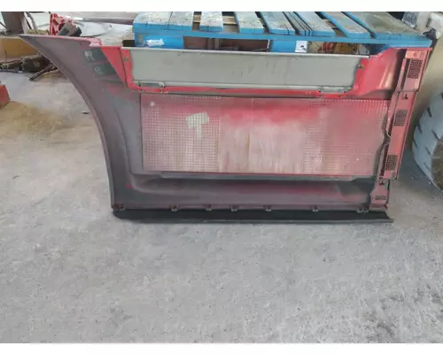 FREIGHTLINER CASCADIA 126 CAB SKIRTSIDE FAIRING