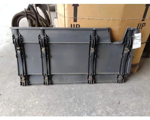 FREIGHTLINER CASCADIA 126 CAB SKIRTSIDE FAIRING