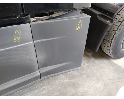 FREIGHTLINER CASCADIA 126 CAB SKIRTSIDE FAIRING