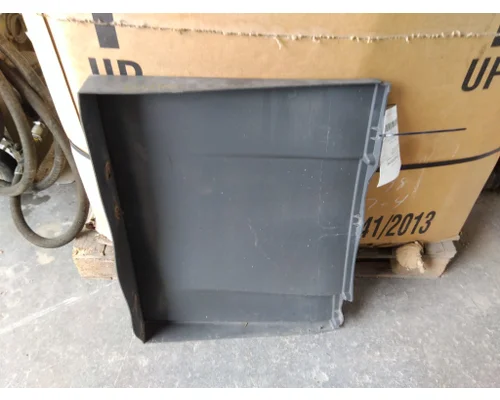 FREIGHTLINER CASCADIA 126 CAB SKIRTSIDE FAIRING