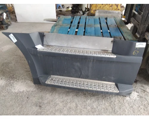 FREIGHTLINER CASCADIA 126 CAB SKIRTSIDE FAIRING