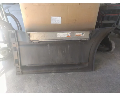 FREIGHTLINER CASCADIA 126 CAB SKIRTSIDE FAIRING