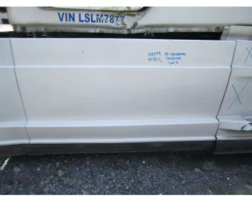 FREIGHTLINER CASCADIA 126 CAB SKIRTSIDE FAIRING