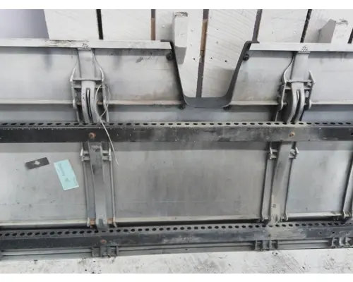 FREIGHTLINER CASCADIA 126 CAB SKIRTSIDE FAIRING