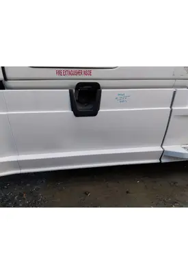 FREIGHTLINER CASCADIA 126 CAB SKIRT/SIDE FAIRING