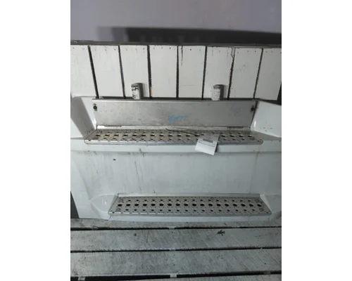 FREIGHTLINER CASCADIA 126 CAB SKIRTSIDE FAIRING