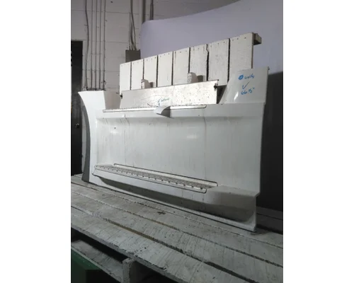 FREIGHTLINER CASCADIA 126 CAB SKIRTSIDE FAIRING