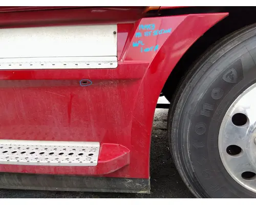 FREIGHTLINER CASCADIA 126 CAB SKIRTSIDE FAIRING
