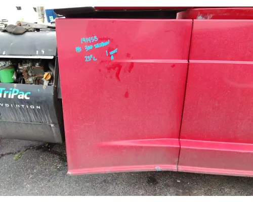 FREIGHTLINER CASCADIA 126 CAB SKIRTSIDE FAIRING