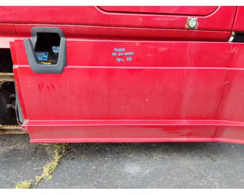 FREIGHTLINER CASCADIA 126 CAB SKIRTSIDE FAIRING