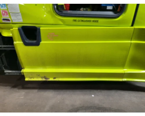 FREIGHTLINER CASCADIA 126 CAB SKIRT/SIDE FAIRING