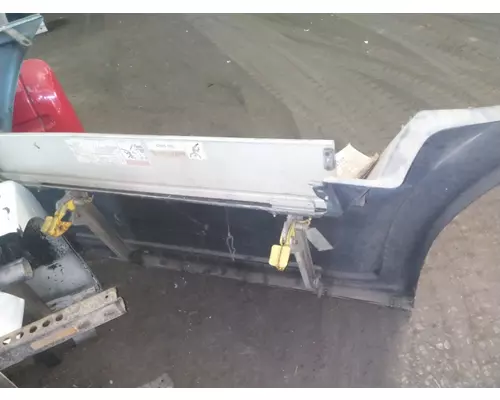 FREIGHTLINER CASCADIA 126 CAB SKIRTSIDE FAIRING