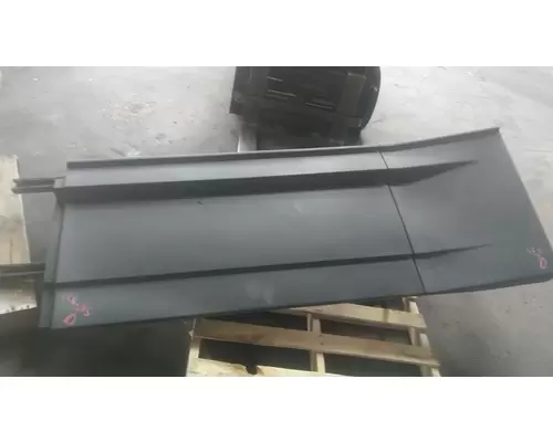 FREIGHTLINER CASCADIA 126 CAB SKIRTSIDE FAIRING