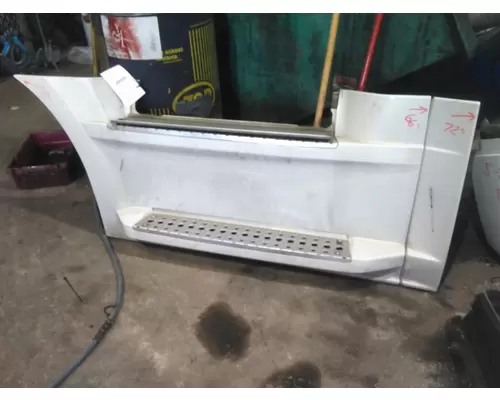 FREIGHTLINER CASCADIA 126 CAB SKIRTSIDE FAIRING
