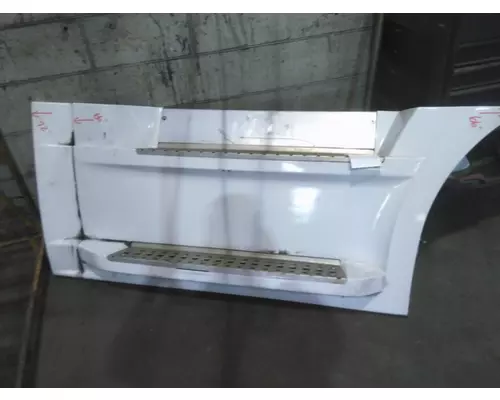 FREIGHTLINER CASCADIA 126 CAB SKIRTSIDE FAIRING