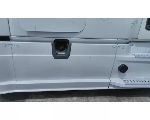 FREIGHTLINER CASCADIA 126 CAB SKIRTSIDE FAIRING