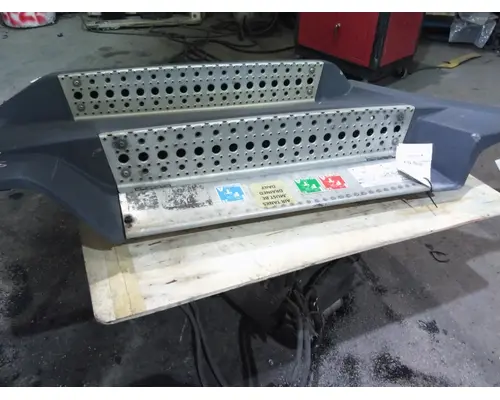 FREIGHTLINER CASCADIA 126 CAB SKIRTSIDE FAIRING