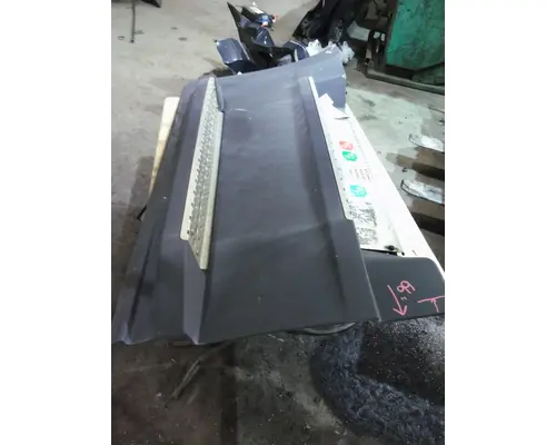 FREIGHTLINER CASCADIA 126 CAB SKIRTSIDE FAIRING