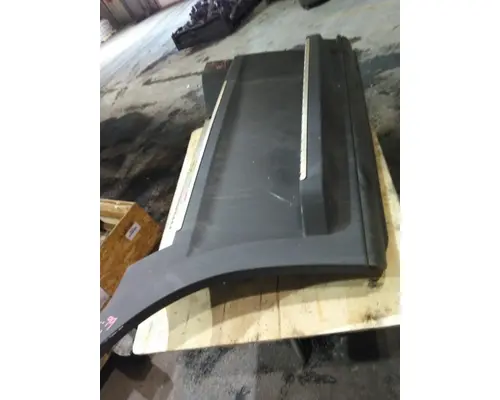 FREIGHTLINER CASCADIA 126 CAB SKIRTSIDE FAIRING