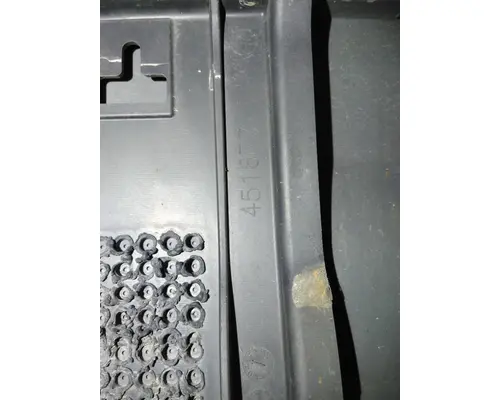 FREIGHTLINER CASCADIA 126 CAB SKIRTSIDE FAIRING