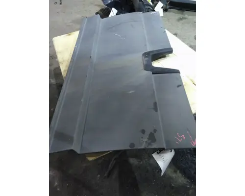 FREIGHTLINER CASCADIA 126 CAB SKIRTSIDE FAIRING