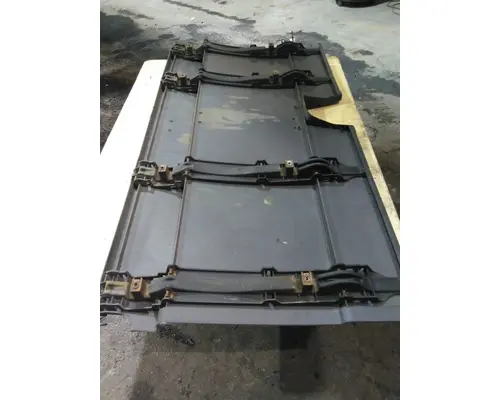 FREIGHTLINER CASCADIA 126 CAB SKIRTSIDE FAIRING