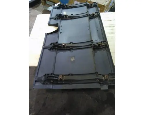 FREIGHTLINER CASCADIA 126 CAB SKIRTSIDE FAIRING