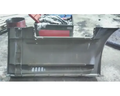FREIGHTLINER CASCADIA 126 CAB SKIRTSIDE FAIRING